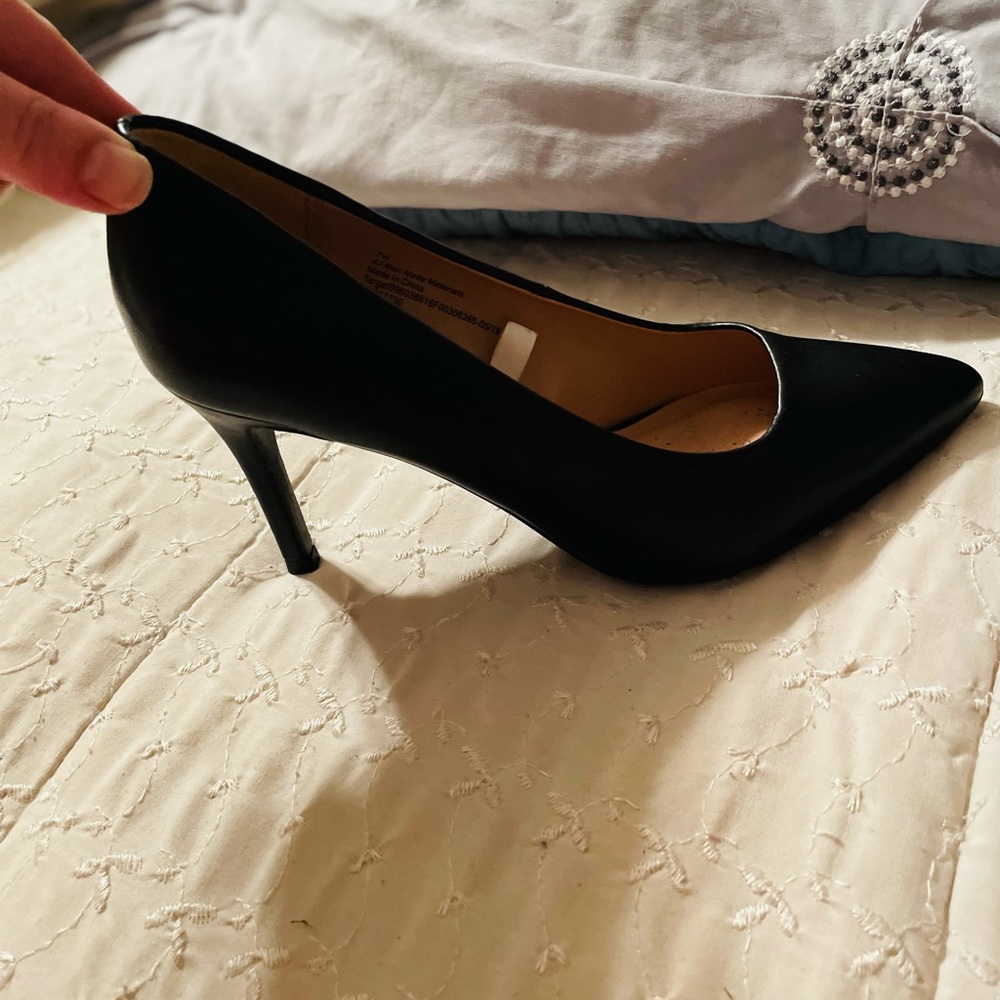 A New Day black pumps
